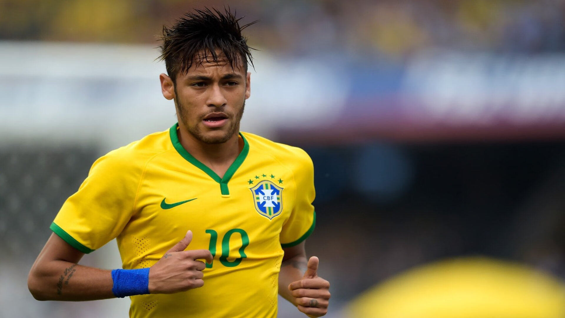 西甲推广全民足球运动，助推青少年健康成长，西甲联赛专用足球